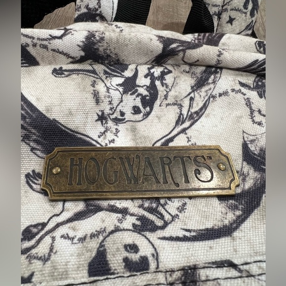 Official Licensed Harry Potter Hogwarts Backpack Brass Plate Front Zippers - Picture 4 of 8